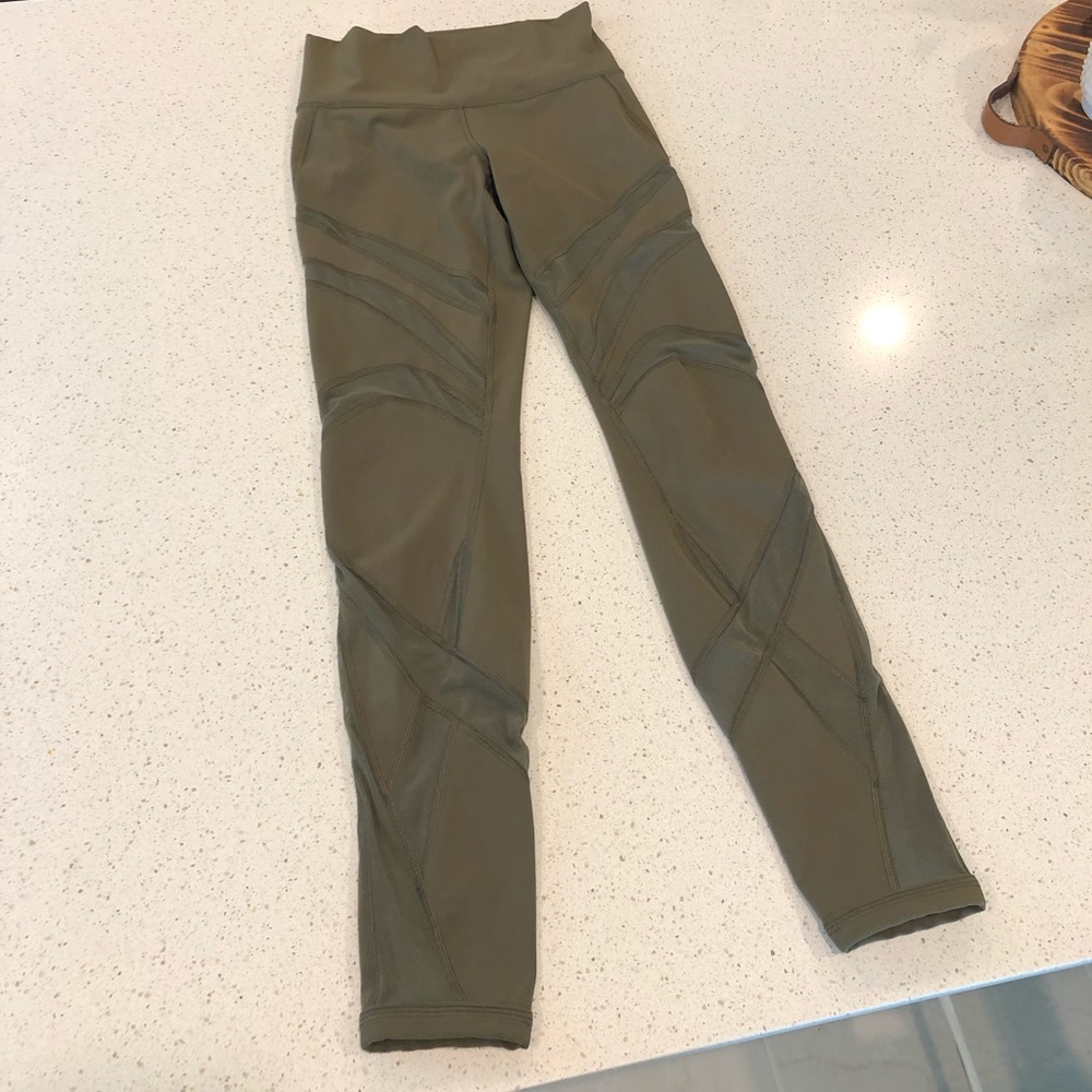 lululemon high rise tight - Picture 1 of 3